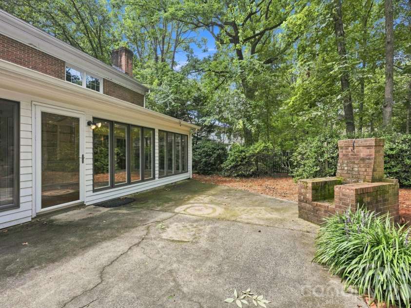 3528 Broadfield Road, Charlotte, NC 28226.  MLS# CAR4414169, YatesRealty ID 45883. 