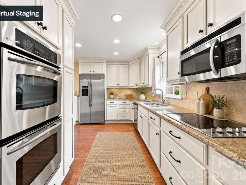3528 Broadfield Road, Charlotte, NC 28226.  MLS# CAR4414169, YatesRealty ID 45883. 