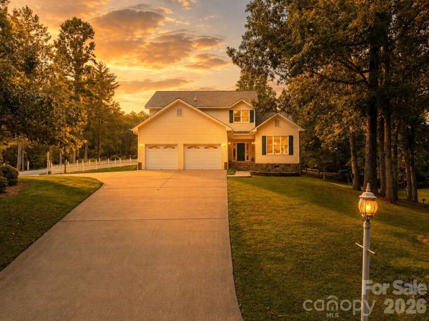 48 Main Trace, Franklin, NC 28734.  MLS# CAR4414128, YatesRealty ID 45884. 