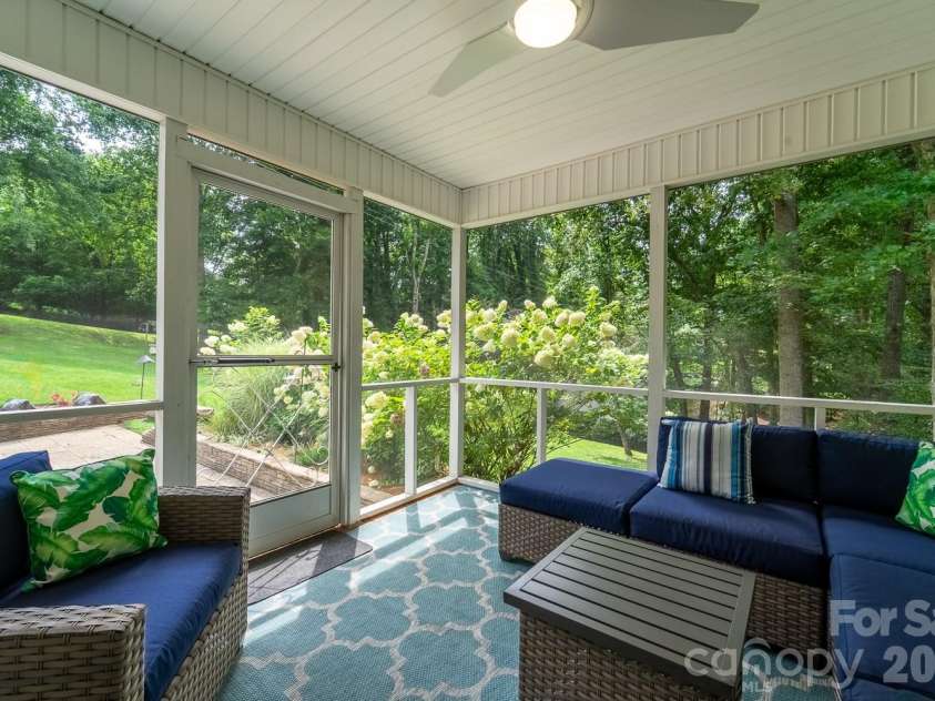 48 Main Trace, Franklin, NC 28734.  MLS# CAR4414128, YatesRealty ID 45884. 