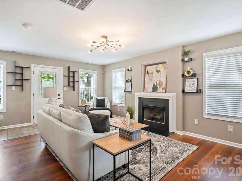 5300 Silabert Avenue, Charlotte, NC 28205.  MLS# CAR4413666, YatesRealty ID 45885. 
