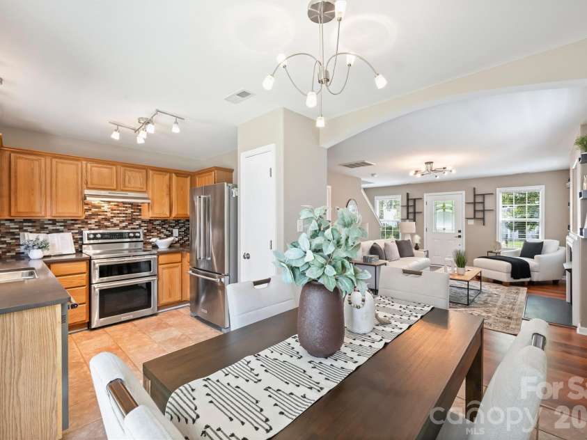 5300 Silabert Avenue, Charlotte, NC 28205.  MLS# CAR4413666, YatesRealty ID 45885. 