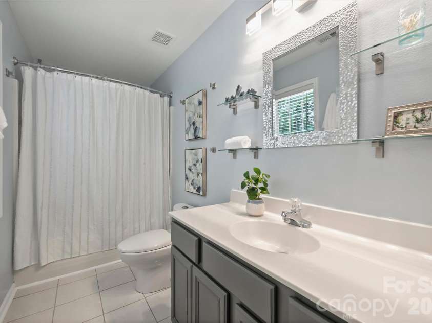 5300 Silabert Avenue, Charlotte, NC 28205.  MLS# CAR4413666, YatesRealty ID 45885. 