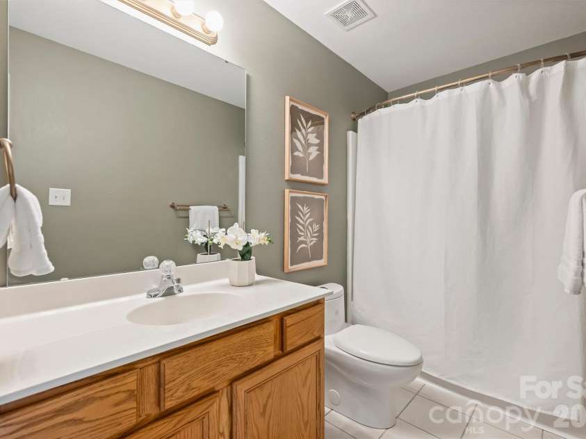 5300 Silabert Avenue, Charlotte, NC 28205.  MLS# CAR4413666, YatesRealty ID 45885. 