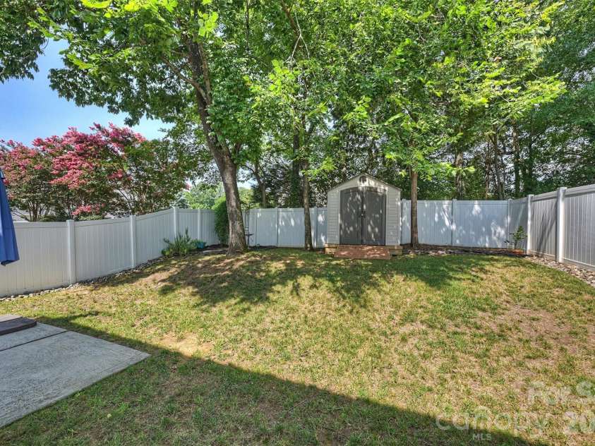 5300 Silabert Avenue, Charlotte, NC 28205.  MLS# CAR4413666, YatesRealty ID 45885. 
