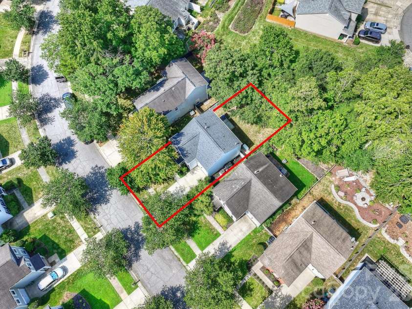 5300 Silabert Avenue, Charlotte, NC 28205.  MLS# CAR4413666, YatesRealty ID 45885. 