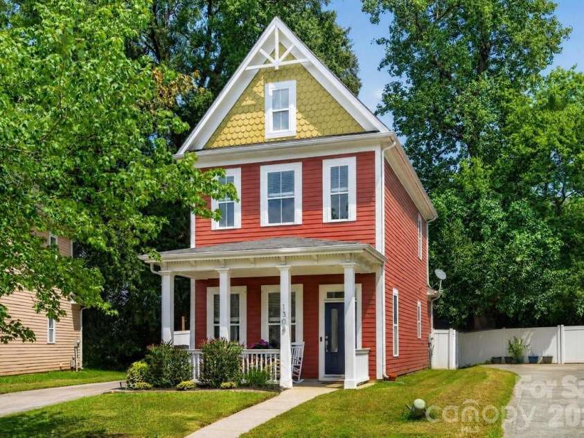1308 Rising Oak Drive, Charlotte, NC 28206.  MLS# CAR4413620, YatesRealty ID 45886. 