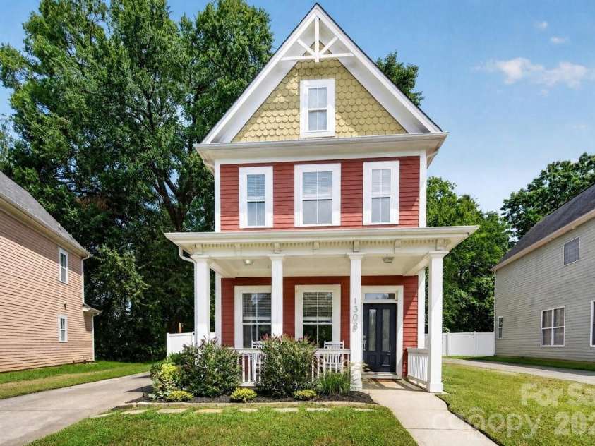 1308 Rising Oak Drive, Charlotte, NC 28206.  MLS# CAR4413620, YatesRealty ID 45886. 