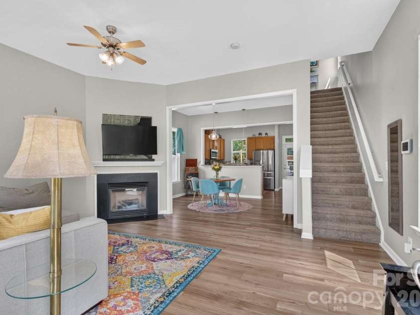 1308 Rising Oak Drive, Charlotte, NC 28206.  MLS# CAR4413620, YatesRealty ID 45886. 