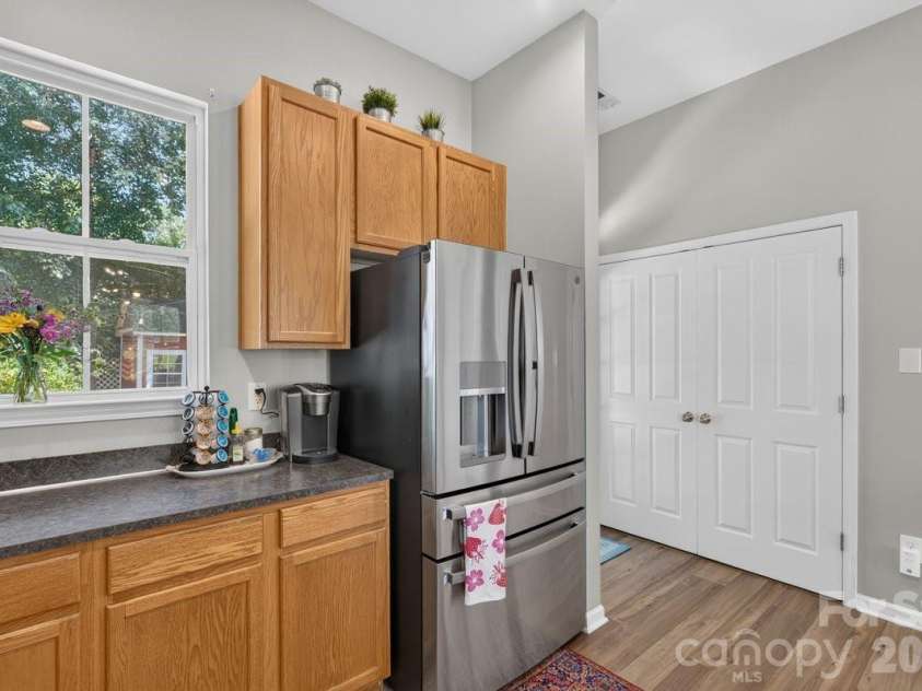1308 Rising Oak Drive, Charlotte, NC 28206.  MLS# CAR4413620, YatesRealty ID 45886. 