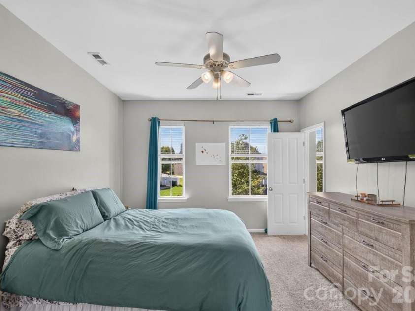 1308 Rising Oak Drive, Charlotte, NC 28206.  MLS# CAR4413620, YatesRealty ID 45886. 