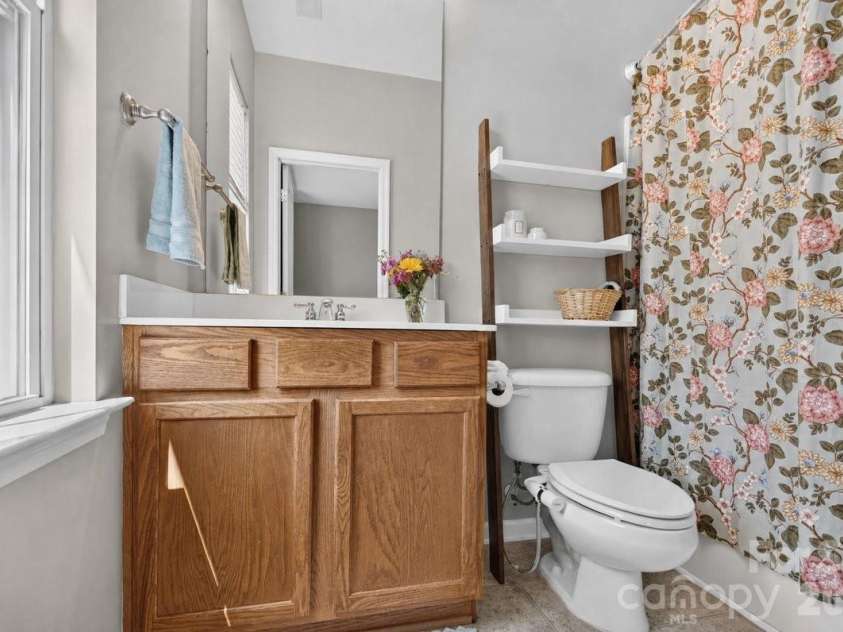 1308 Rising Oak Drive, Charlotte, NC 28206.  MLS# CAR4413620, YatesRealty ID 45886. 