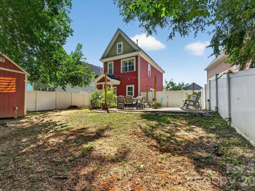 1308 Rising Oak Drive, Charlotte, NC 28206.  MLS# CAR4413620, YatesRealty ID 45886. 