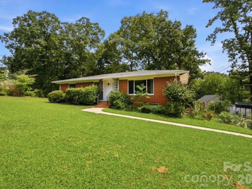 406 Town Street, Landis, NC 28088.  MLS# CAR4413527, YatesRealty ID 45888. 