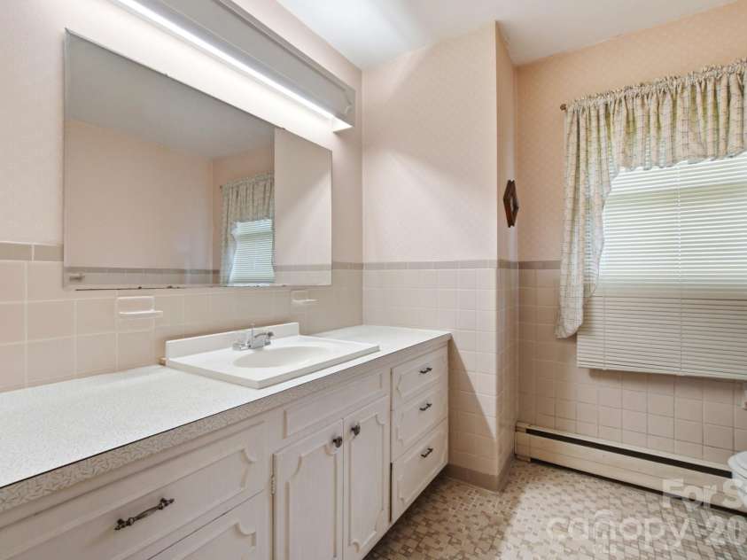 406 Town Street, Landis, NC 28088.  MLS# CAR4413527, YatesRealty ID 45888. 