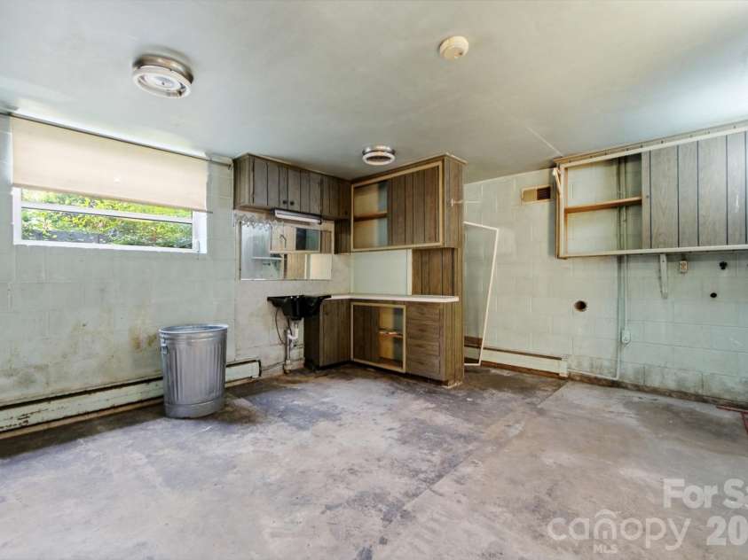 406 Town Street, Landis, NC 28088.  MLS# CAR4413527, YatesRealty ID 45888. 