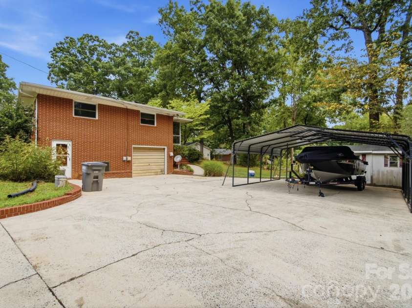 406 Town Street, Landis, NC 28088.  MLS# CAR4413527, YatesRealty ID 45888. 