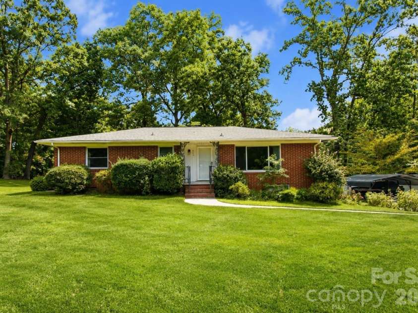 406 Town Street, Landis, NC 28088.  MLS# CAR4413527, YatesRealty ID 45888. 