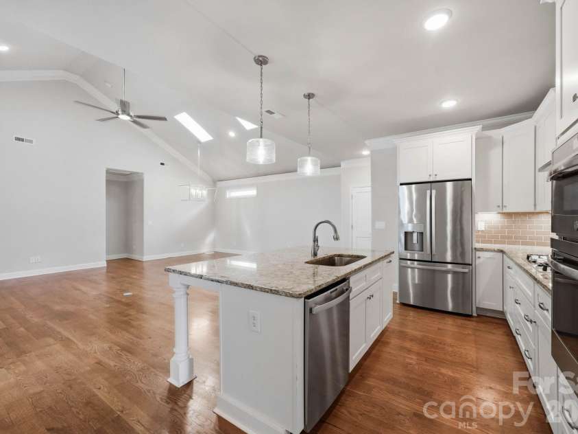 6103 Gold Springs Way, Denver, NC 28037.  MLS# CAR4413485, YatesRealty ID 45889. Kitchen