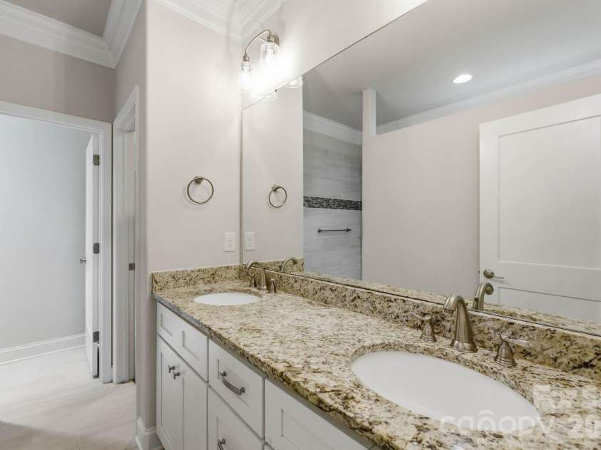 6103 Gold Springs Way, Denver, NC 28037.  MLS# CAR4413485, YatesRealty ID 45889. Primary Ensuite