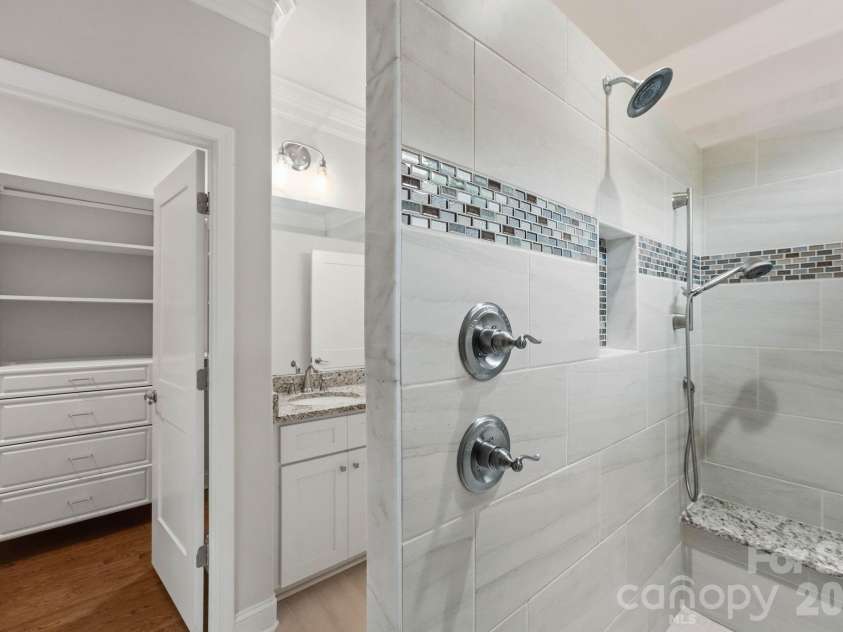 6103 Gold Springs Way, Denver, NC 28037.  MLS# CAR4413485, YatesRealty ID 45889. Primary Ensuite