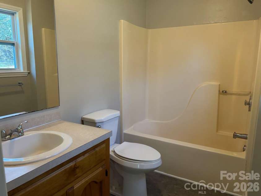 564 Shiloh Road, York, SC 29745.  MLS# CAR4326166, YatesRealty ID 4589. 