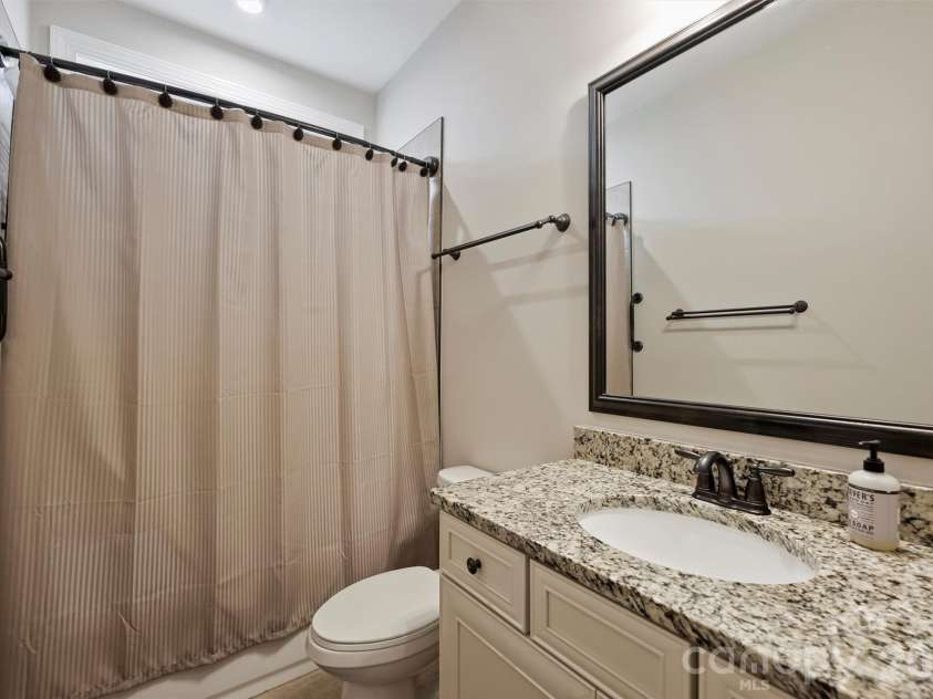 9610 Cresswind Boulevard, Charlotte, NC 28215.  MLS# CAR4332895, YatesRealty ID 4589. 