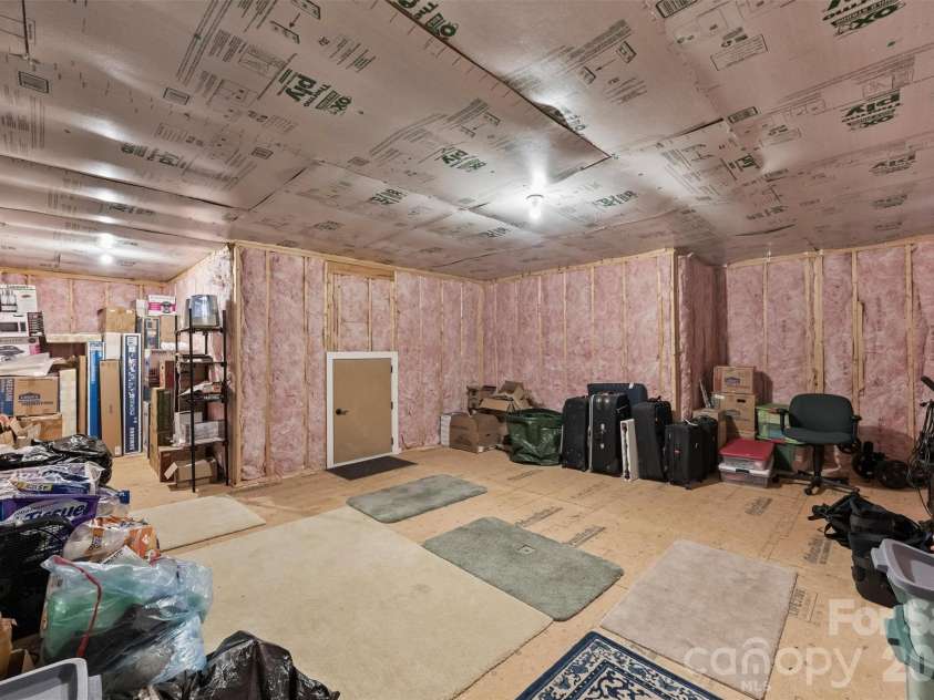 9610 Cresswind Boulevard, Charlotte, NC 28215.  MLS# CAR4332895, YatesRealty ID 4589. 