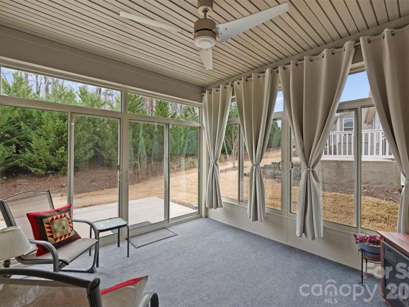 9610 Cresswind Boulevard, Charlotte, NC 28215.  MLS# CAR4332895, YatesRealty ID 4589. 