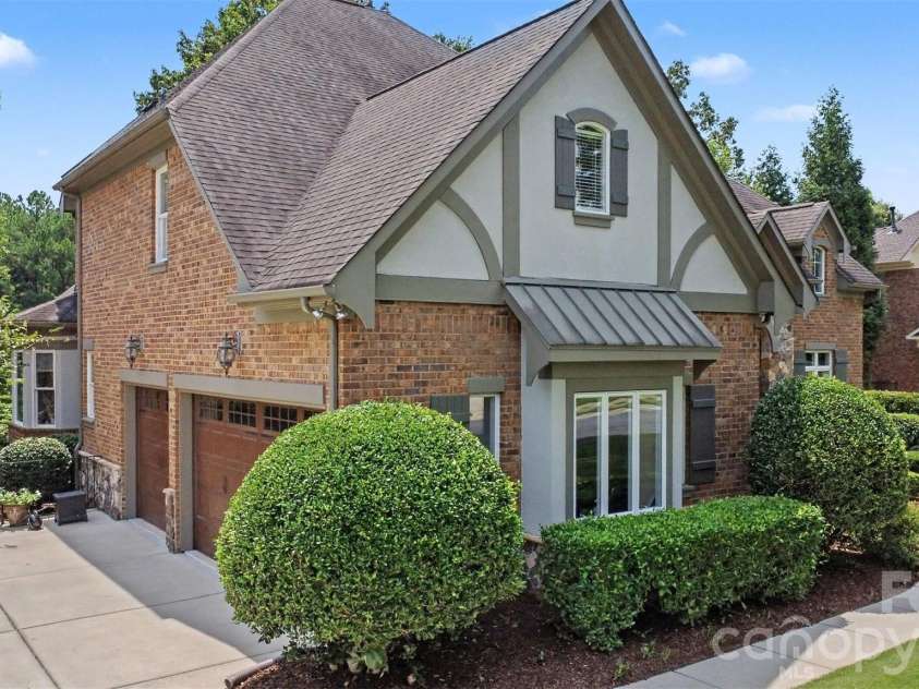 2304 Highland Forest Drive, Waxhaw, NC 28173.  MLS# CAR4413311, YatesRealty ID 45891. 3 car Garage with 8 ft high doors