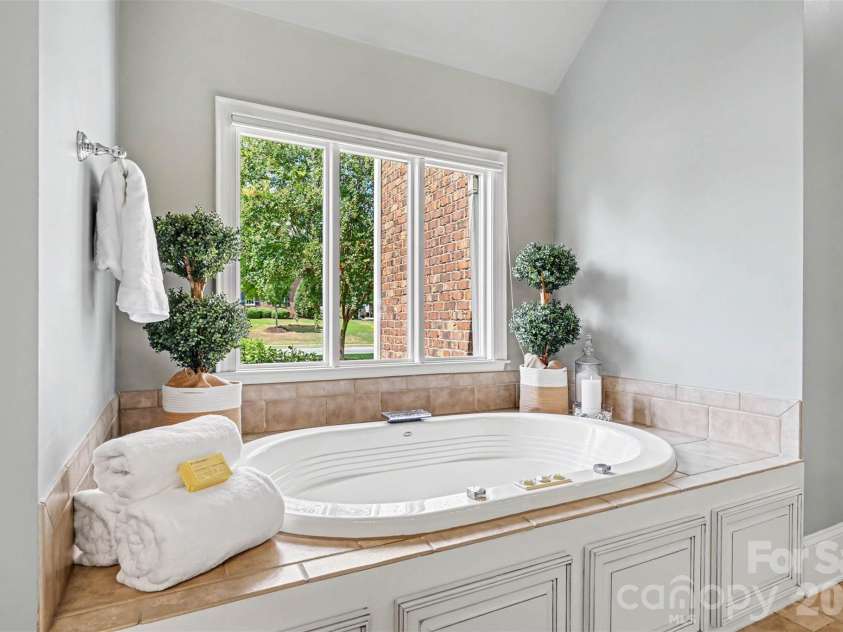 2304 Highland Forest Drive, Waxhaw, NC 28173.  MLS# CAR4413311, YatesRealty ID 45891. 