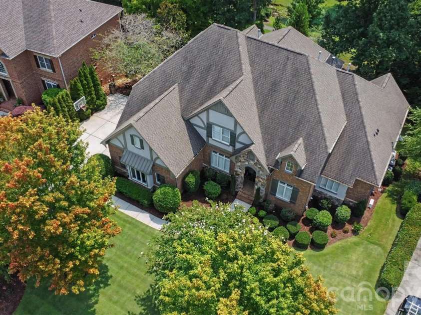 2304 Highland Forest Drive, Waxhaw, NC 28173.  MLS# CAR4413311, YatesRealty ID 45891. Architecturally dramatic Roofline