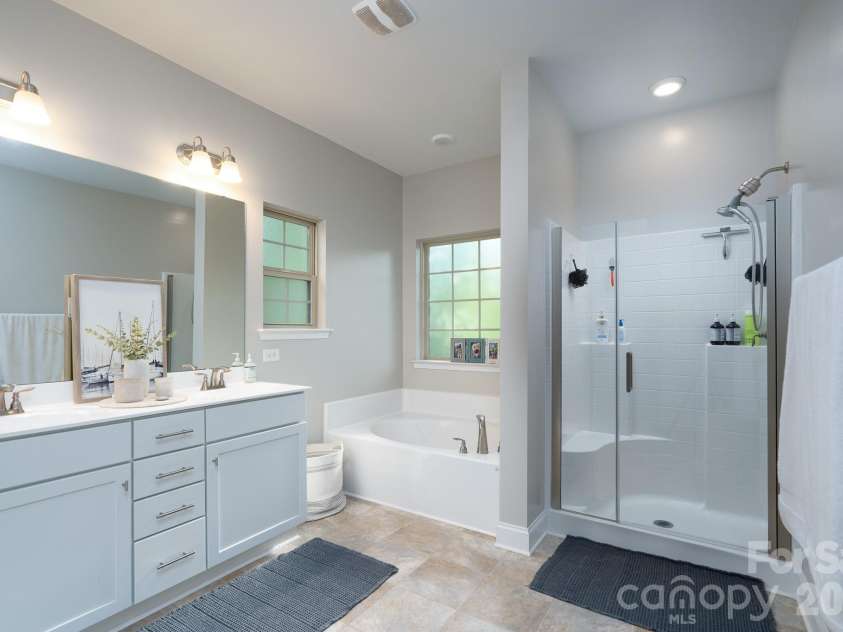 157 Wylie Trail, Statesville, NC 28677.  MLS# CAR4412962, YatesRealty ID 45893. Primary Bathroom