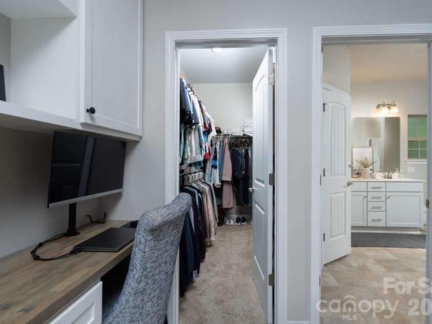 157 Wylie Trail, Statesville, NC 28677.  MLS# CAR4412962, YatesRealty ID 45893. Primary Closet