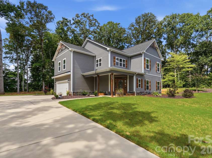 2704 Yellow Bell Way, Monroe, NC 28112.  MLS# CAR4413167, YatesRealty ID 45894. 