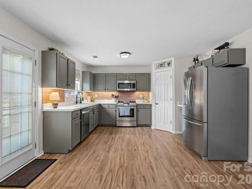 127 Elba Drive, Mooresville, NC 28115.  MLS# CAR4412801, YatesRealty ID 45897. 