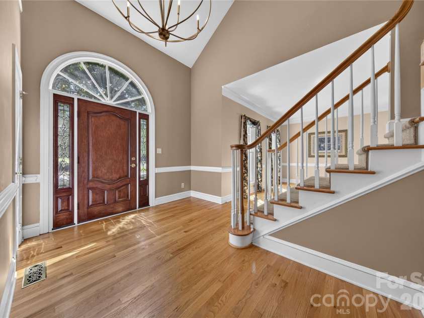 10552 Providence Arbours Drive, Charlotte, NC 28270.  MLS# CAR4412514, YatesRealty ID 45898. 