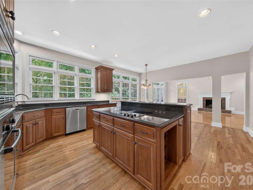 10552 Providence Arbours Drive, Charlotte, NC 28270.  MLS# CAR4412514, YatesRealty ID 45898. 