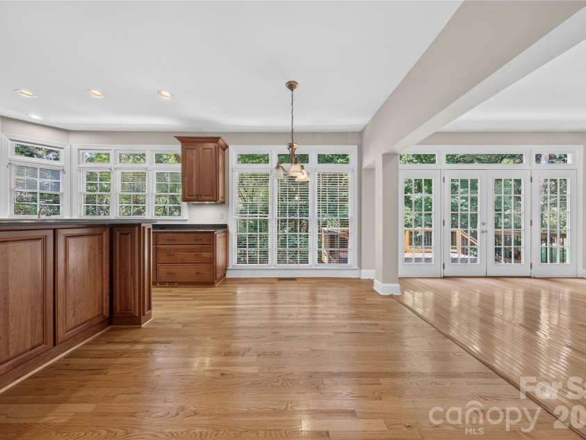 10552 Providence Arbours Drive, Charlotte, NC 28270.  MLS# CAR4412514, YatesRealty ID 45898. 