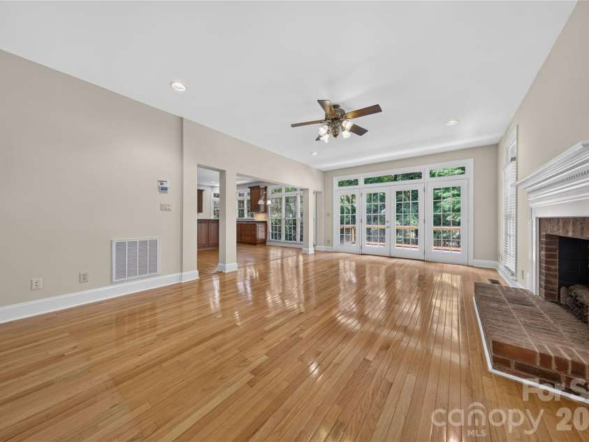 10552 Providence Arbours Drive, Charlotte, NC 28270.  MLS# CAR4412514, YatesRealty ID 45898. 