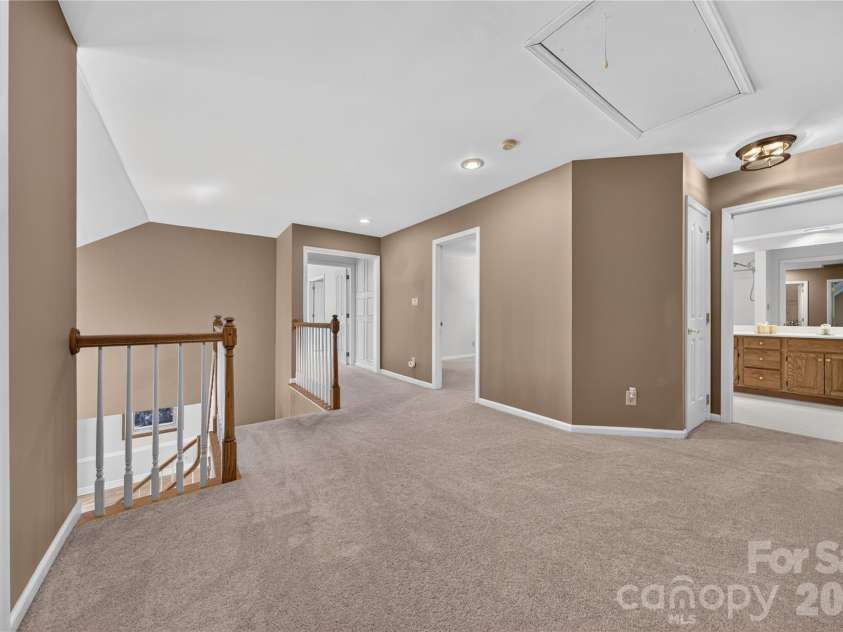 10552 Providence Arbours Drive, Charlotte, NC 28270.  MLS# CAR4412514, YatesRealty ID 45898. 