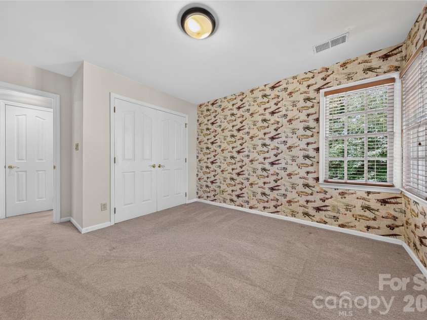 10552 Providence Arbours Drive, Charlotte, NC 28270.  MLS# CAR4412514, YatesRealty ID 45898. 