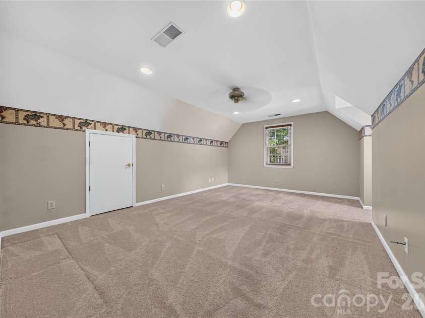 10552 Providence Arbours Drive, Charlotte, NC 28270.  MLS# CAR4412514, YatesRealty ID 45898. 
