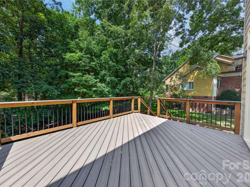 10552 Providence Arbours Drive, Charlotte, NC 28270.  MLS# CAR4412514, YatesRealty ID 45898. 