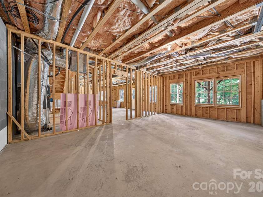 10552 Providence Arbours Drive, Charlotte, NC 28270.  MLS# CAR4412514, YatesRealty ID 45898. 