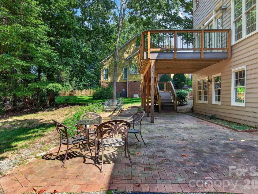 10552 Providence Arbours Drive, Charlotte, NC 28270.  MLS# CAR4412514, YatesRealty ID 45898. 