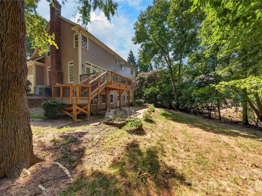 10552 Providence Arbours Drive, Charlotte, NC 28270.  MLS# CAR4412514, YatesRealty ID 45898. 