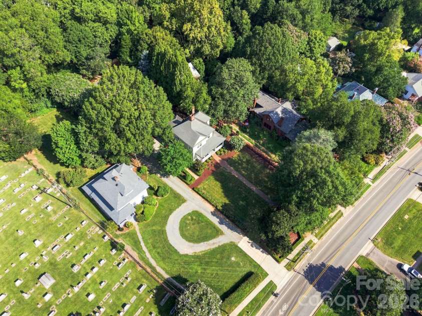 559 Main Street, Davidson, NC 28036.  MLS# CAR4412732, YatesRealty ID 45899. 1/2 Mile from Library Green