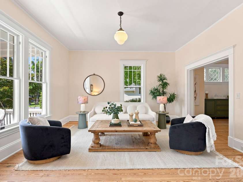 559 Main Street, Davidson, NC 28036.  MLS# CAR4412732, YatesRealty ID 45899. 