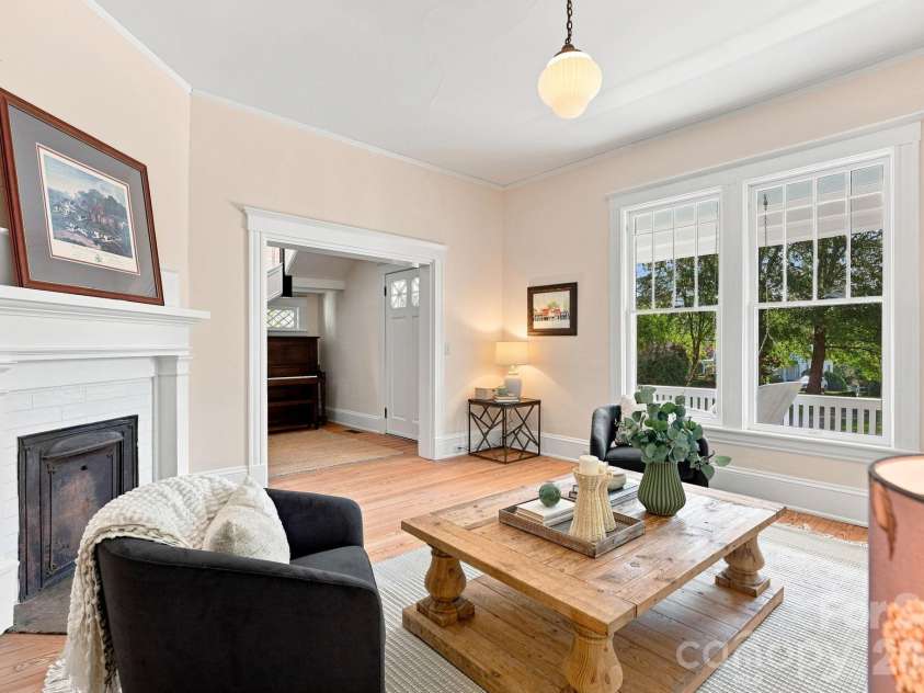 559 Main Street, Davidson, NC 28036.  MLS# CAR4412732, YatesRealty ID 45899. 